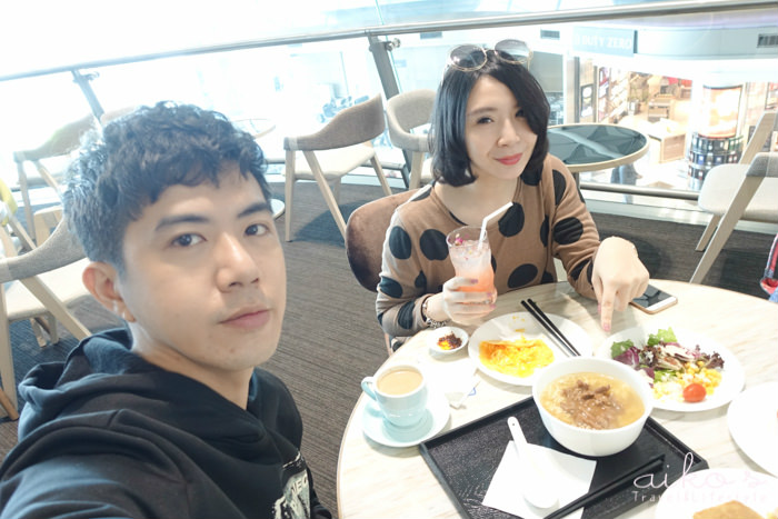 【香港美食】香港航空Club Autus遨堂貴賓室：各種美食現煮叻沙、現做雞蛋仔、美味調酒的舒適享受@中場客運大樓的舒適空間。