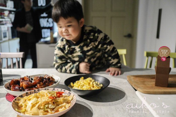 【中式料理】番茄炒高麗菜，多了酸香的好滋味。