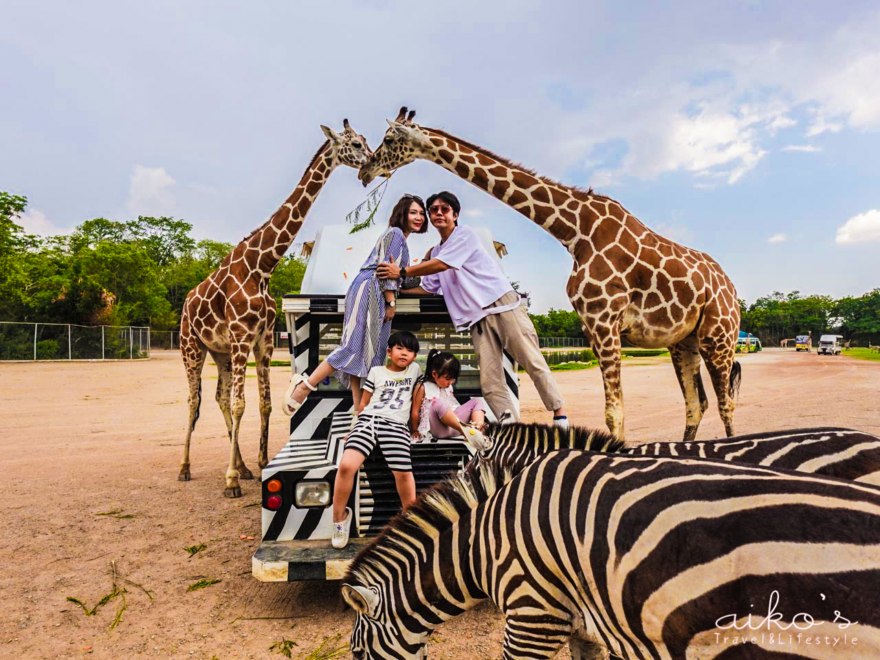 【泰國曼谷】近郊～北碧野生動物園全攻略｜動物擠進車裡的震撼餵食秀、跟長頸鹿斑馬近距離合照